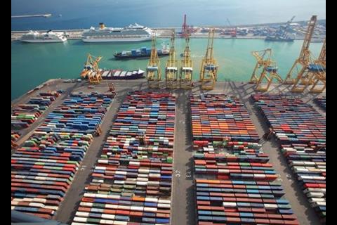 The port of Barcelona promotes and facilitates the transport of goods by sustainable transport modes, which are less polluting and with less negative externalities than road transport, such as railway transport and short sea shipping. (©Port of ...